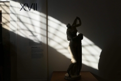 http://www.juliesteyer.com/files/gimgs/th-10_antiquite moderne ©Julie Steyer.jpg